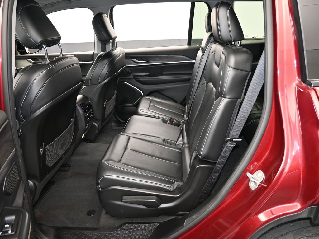 Vehicle image 61 of 78