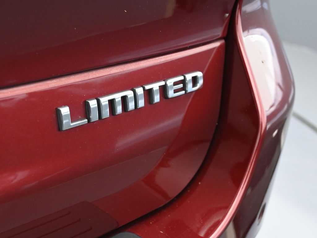 Vehicle image 66 of 78