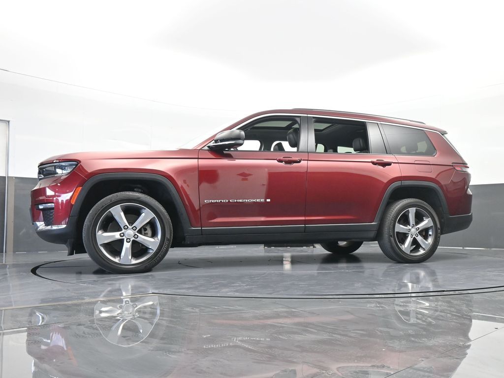 Vehicle image 32 of 78