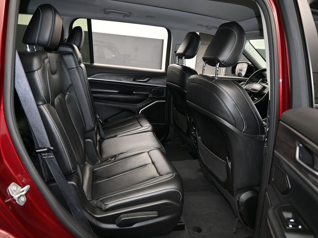 Vehicle image 71 of 78