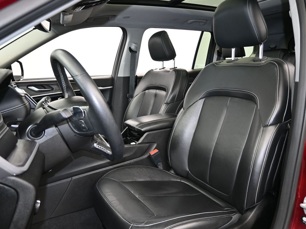 Vehicle image 37 of 78