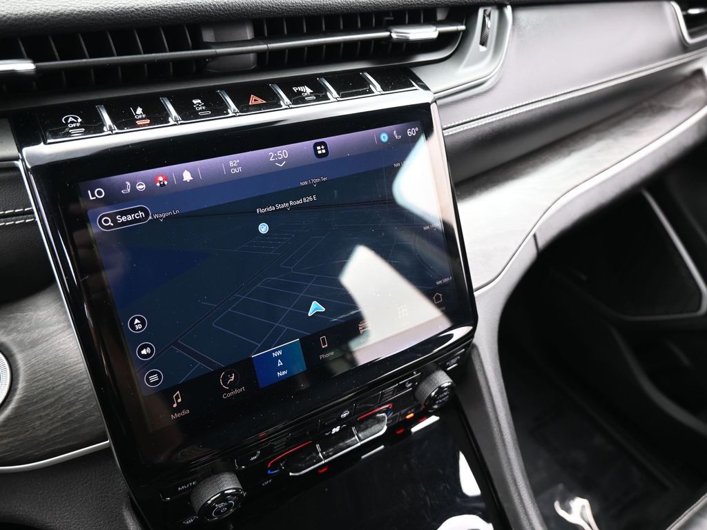 Vehicle image 49 of 78