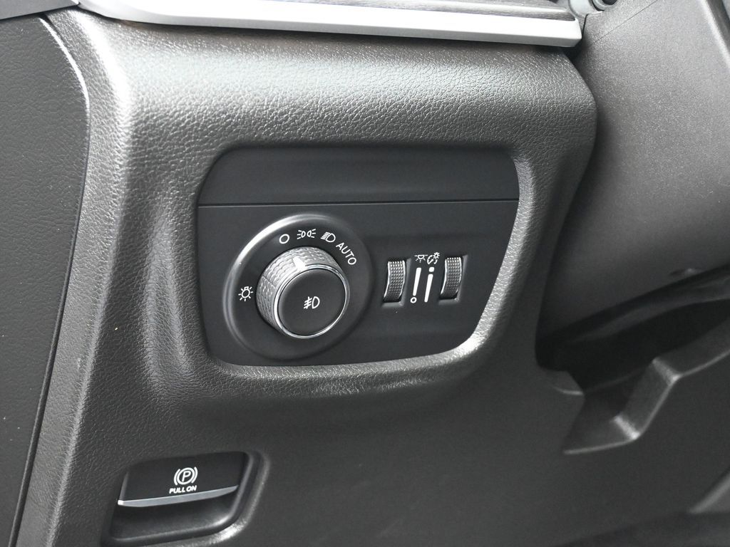 Vehicle image 42 of 78