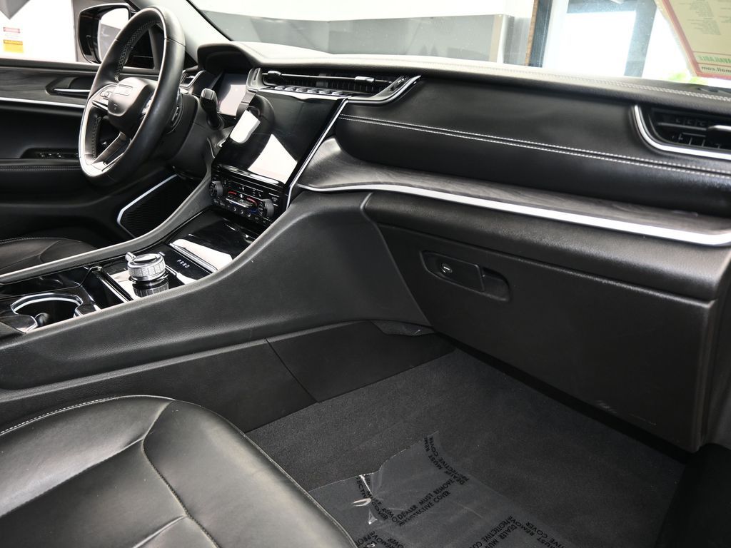 Vehicle image 75 of 78