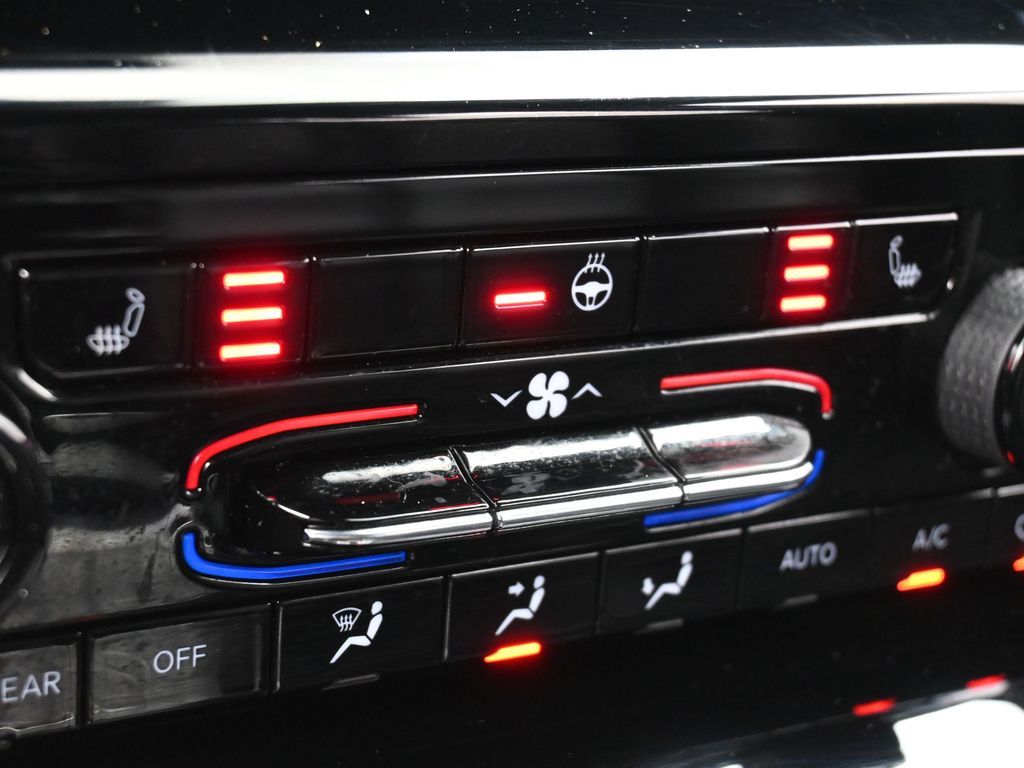 Vehicle image 53 of 78