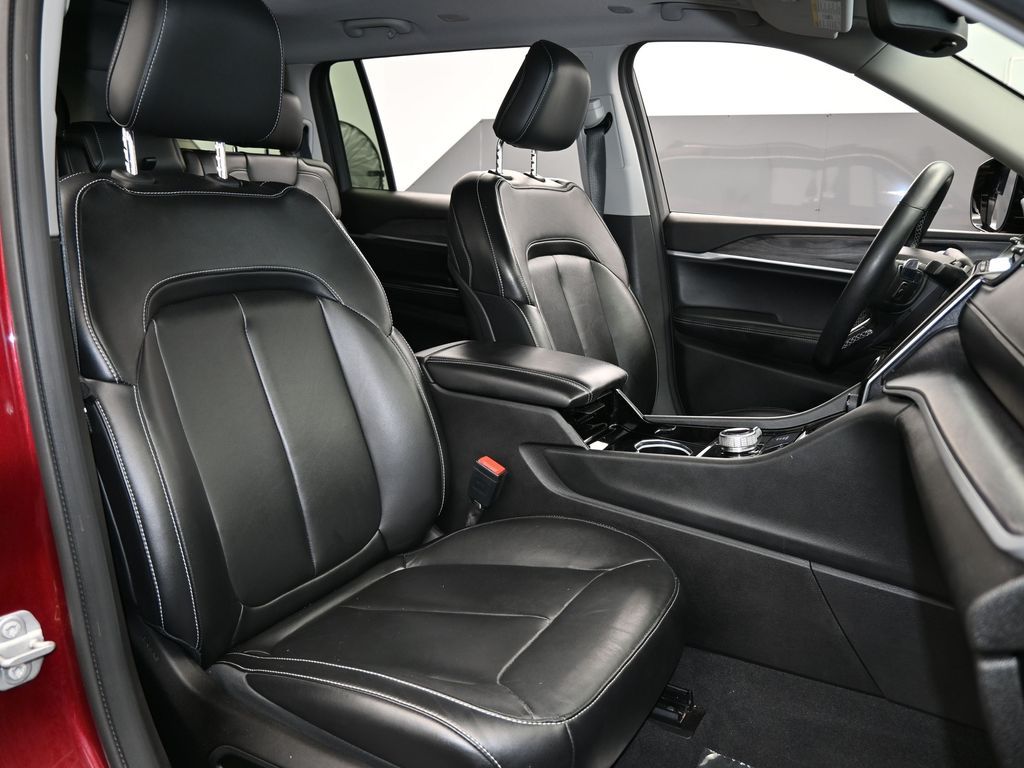 Vehicle image 73 of 78