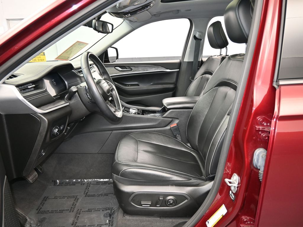 Vehicle image 38 of 78