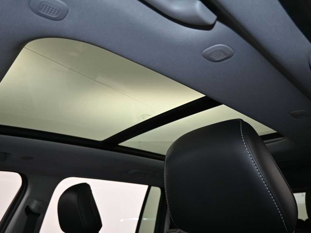 Vehicle image 39 of 78