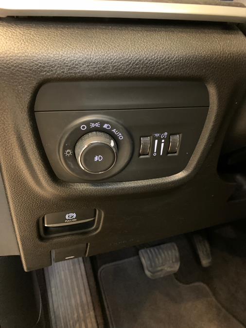 Vehicle image 19 of 61