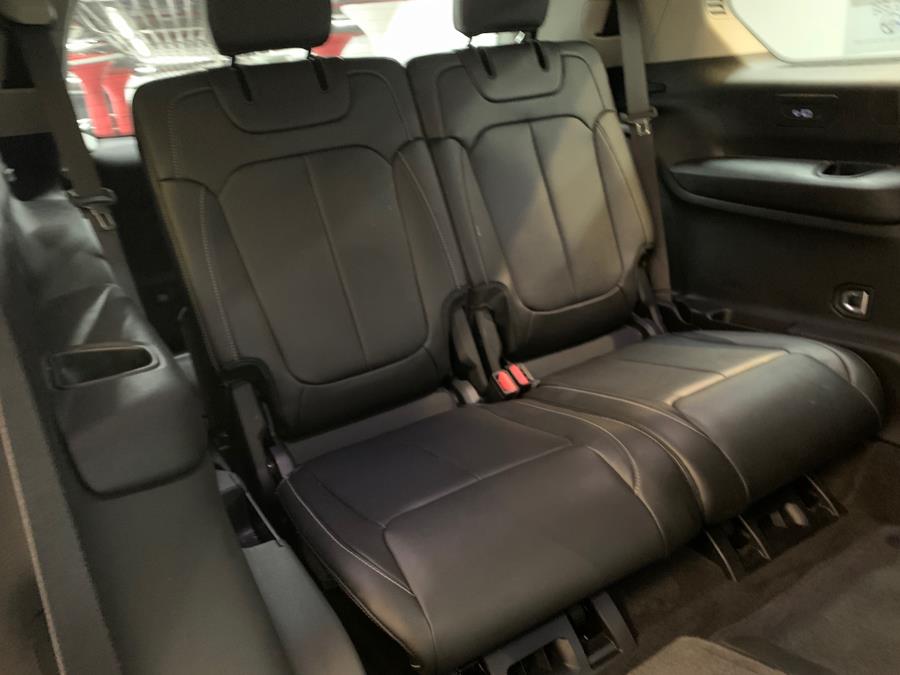 Vehicle image 52 of 61