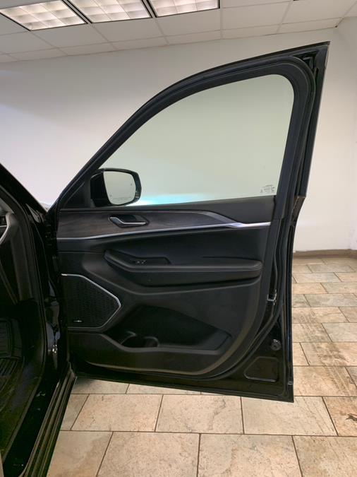 Vehicle image 54 of 61