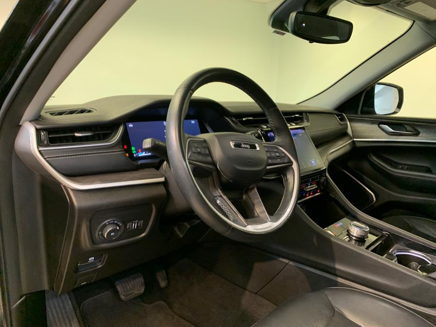 Vehicle image 16 of 61