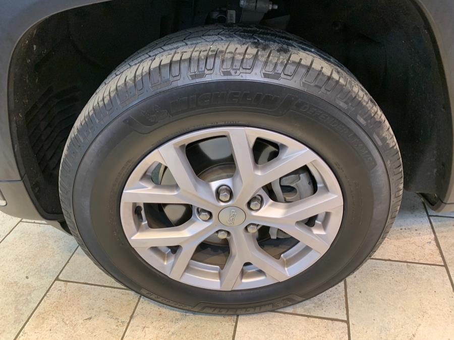 Vehicle image 13 of 61