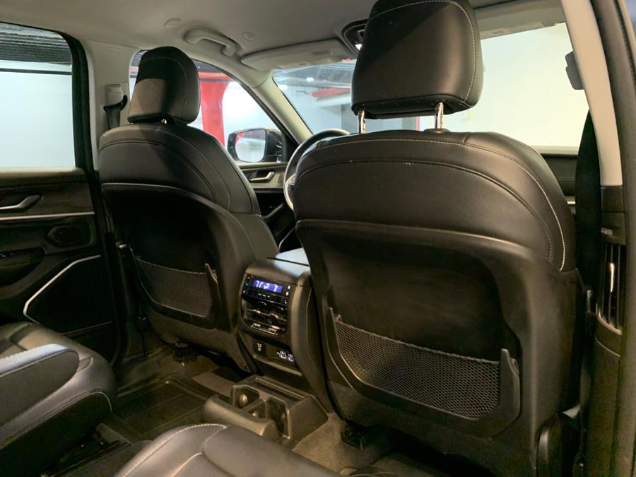Vehicle image 50 of 61