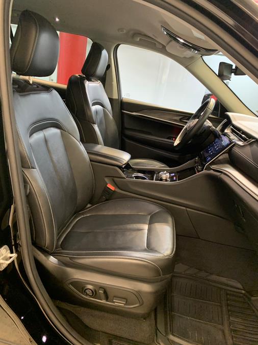 Vehicle image 57 of 61