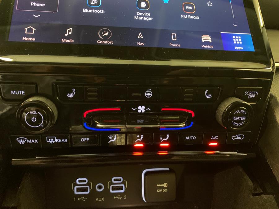 Vehicle image 36 of 61