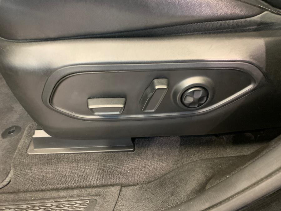 Vehicle image 18 of 61