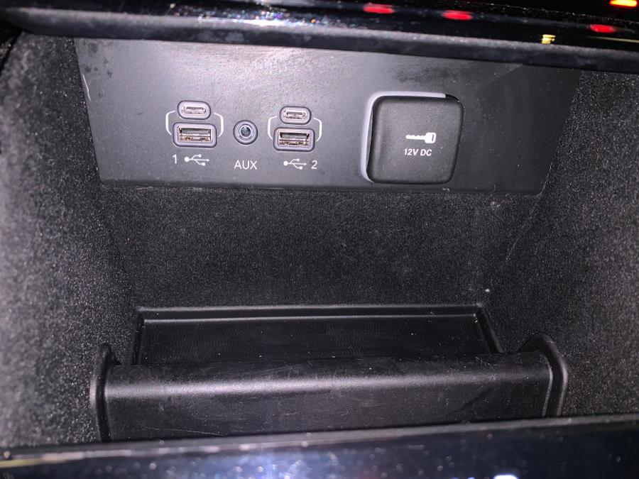 Vehicle image 37 of 61