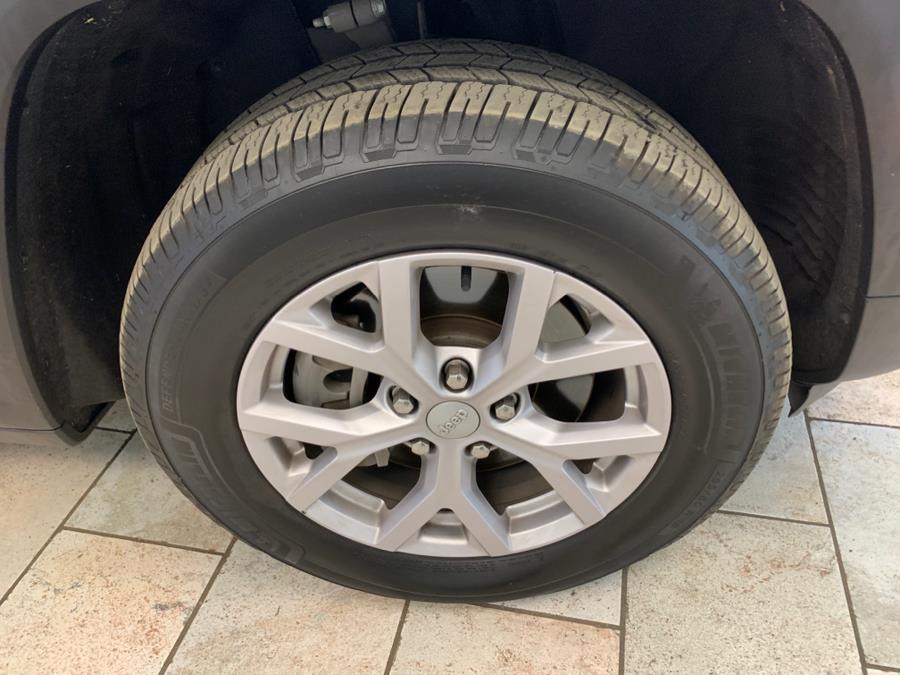 Vehicle image 10 of 61