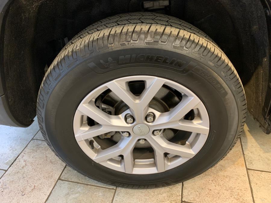 Vehicle image 11 of 61