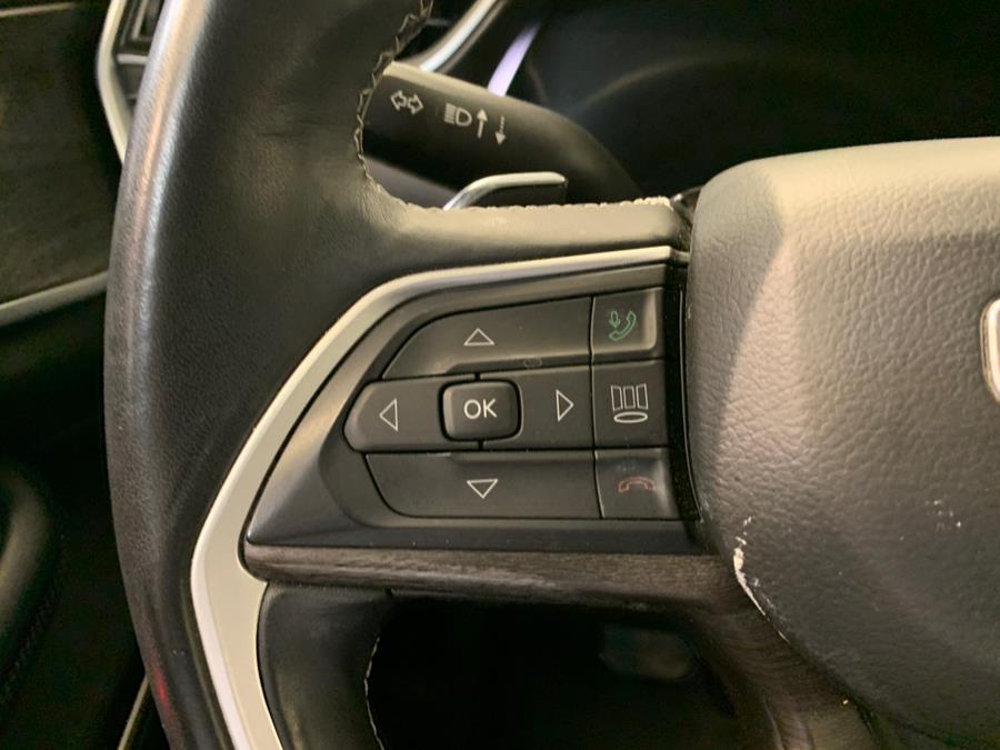 Vehicle image 21 of 61