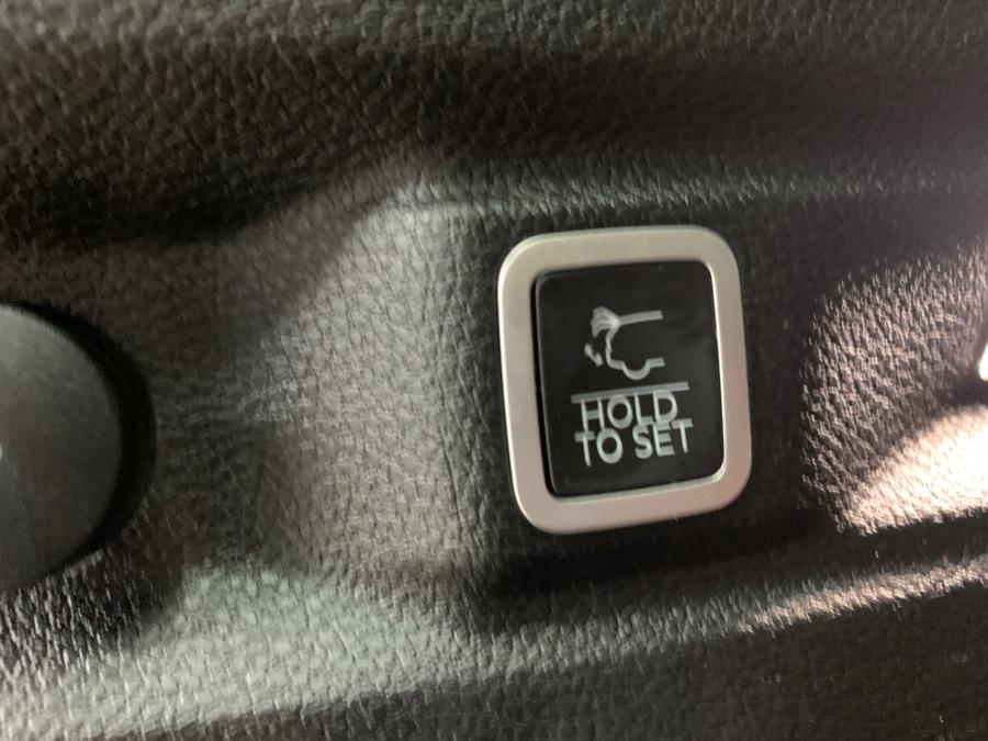 Vehicle image 47 of 61