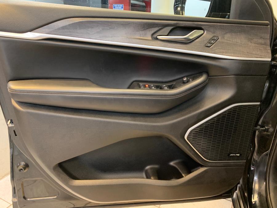 Vehicle image 15 of 61