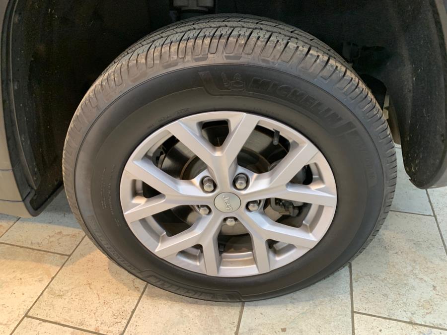 Vehicle image 12 of 61