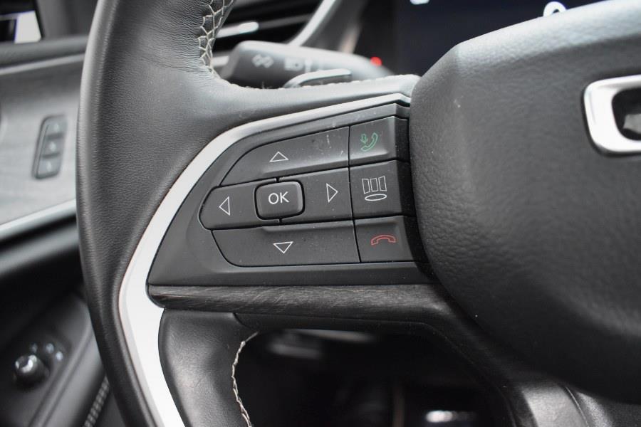 Vehicle image 41 of 47