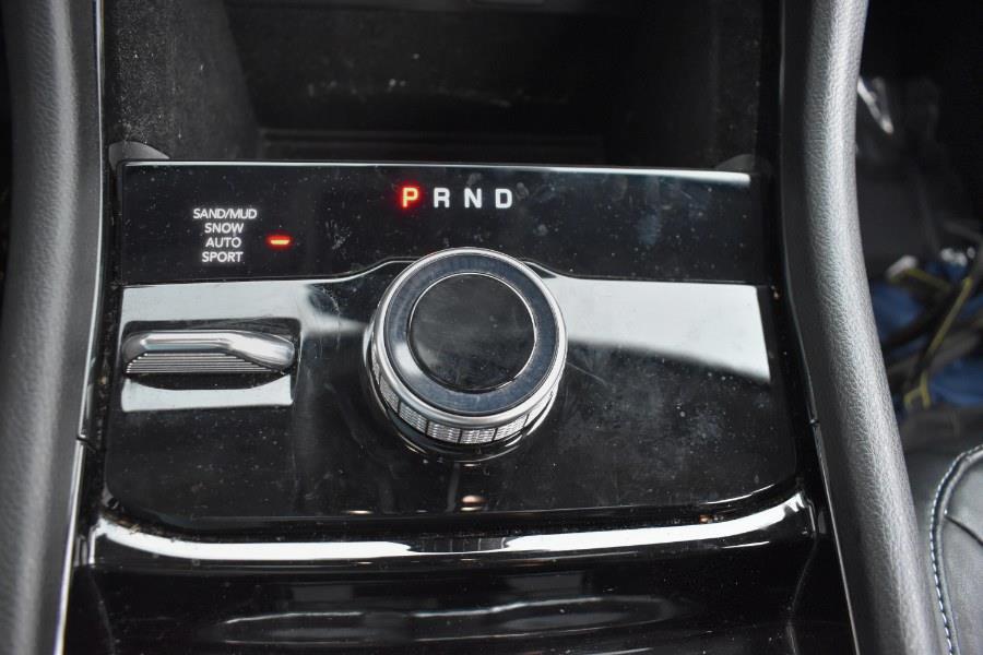 Vehicle image 32 of 47