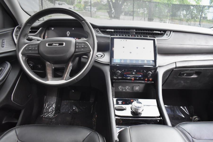 Vehicle image 20 of 47