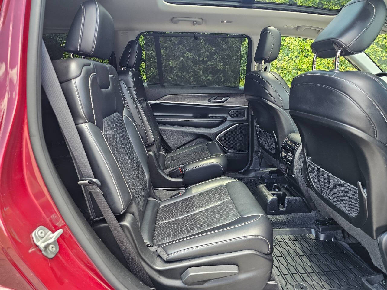 Vehicle image 43 of 49