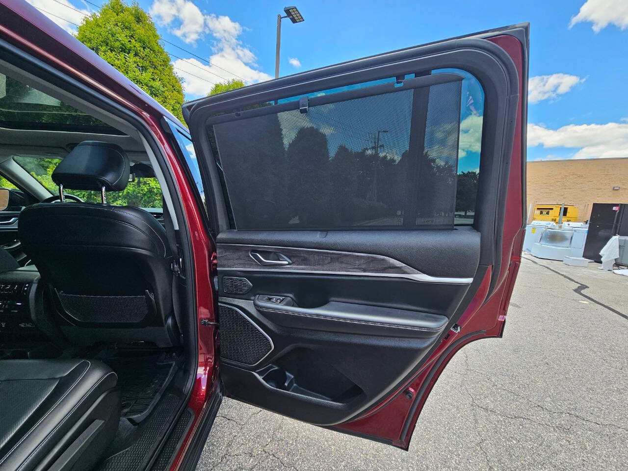 Vehicle image 42 of 49