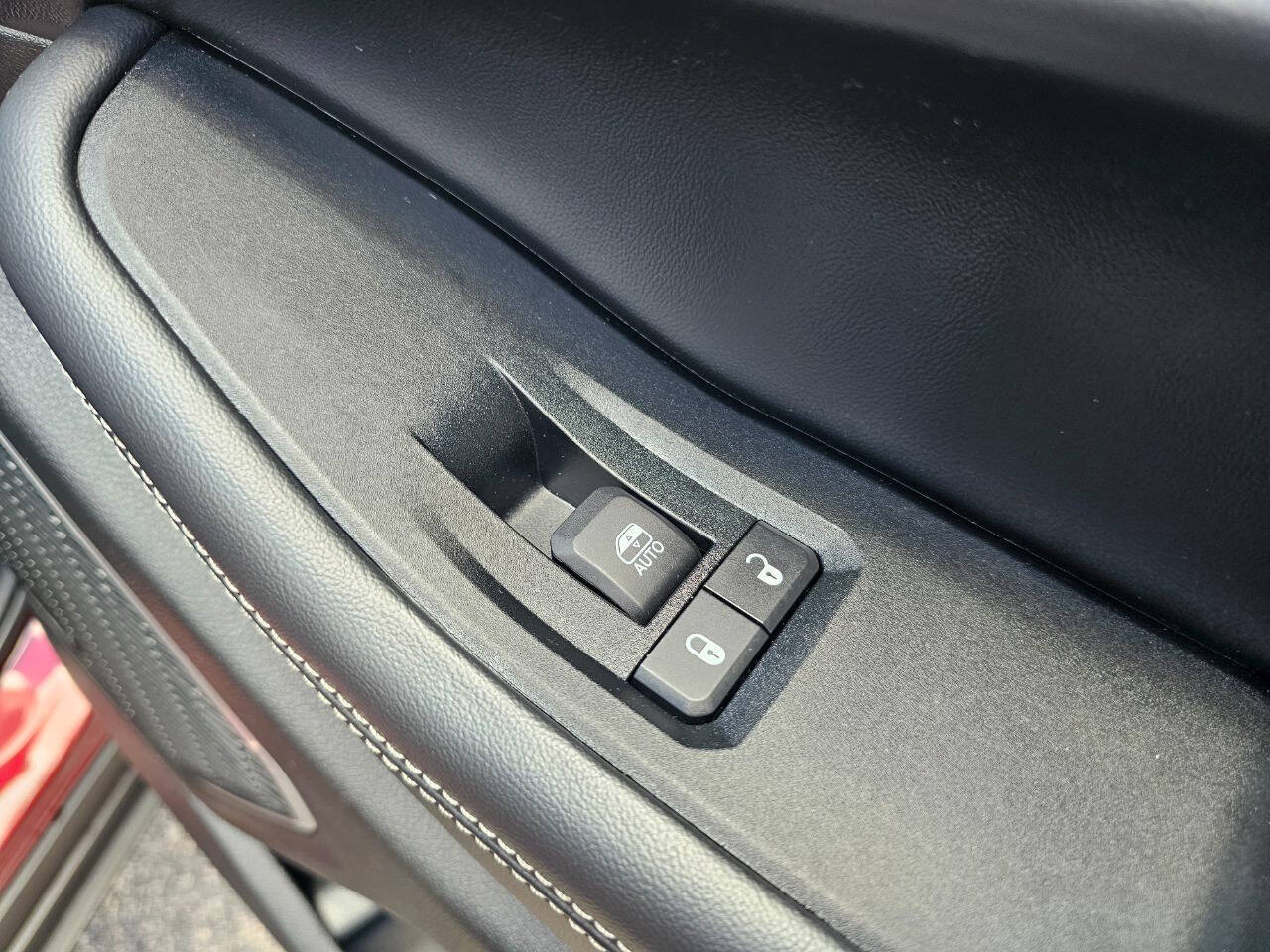 Vehicle image 45 of 49