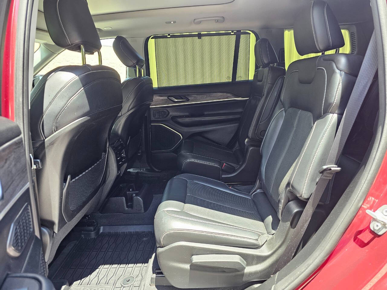 Vehicle image 39 of 49