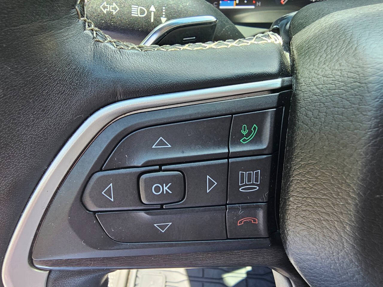 Vehicle image 20 of 49