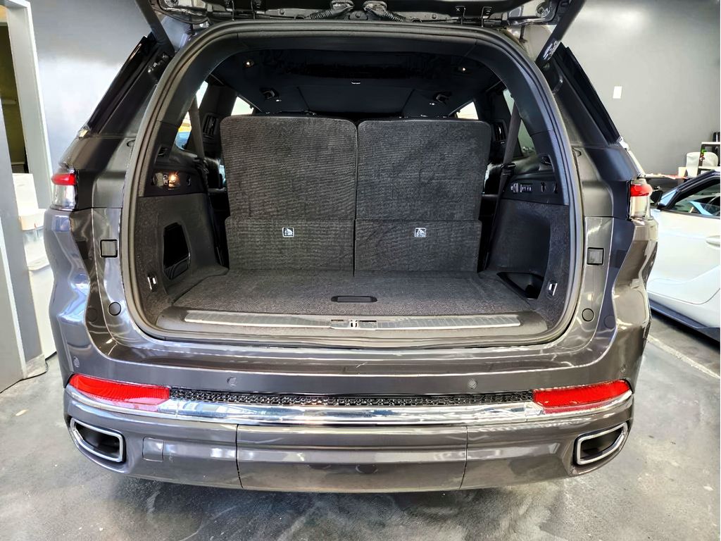 Vehicle image 7 of 15