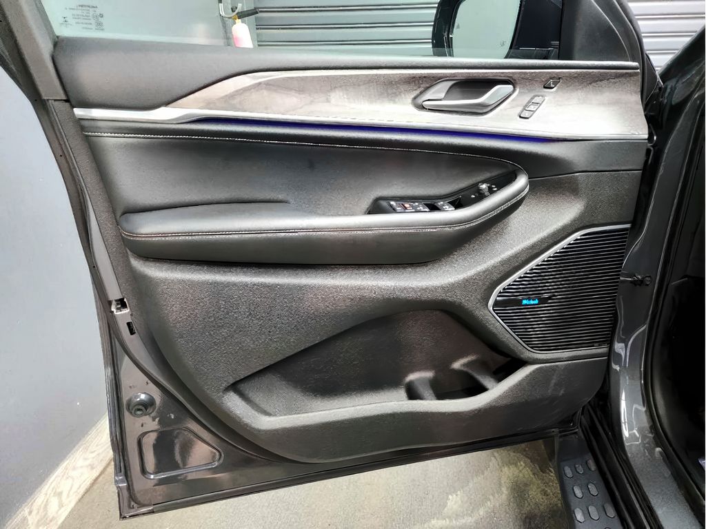 Vehicle image 15 of 15