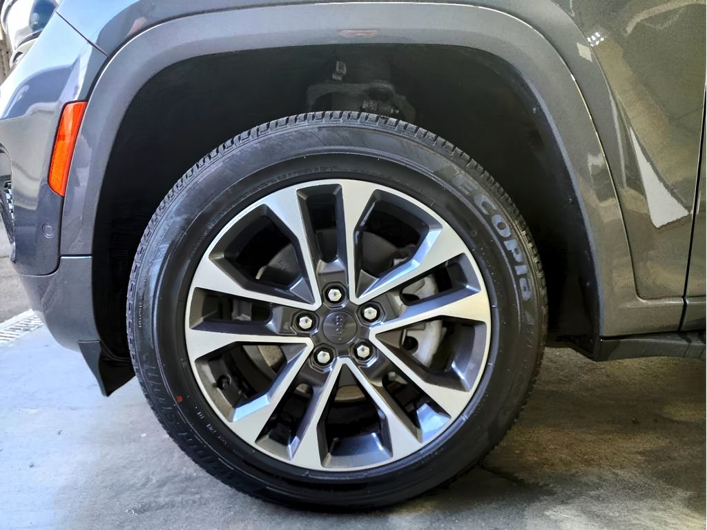 Vehicle image 6 of 15