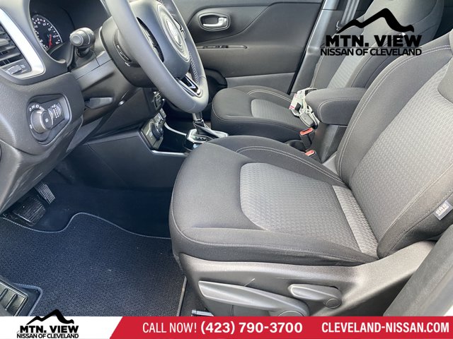 Vehicle image 9 of 27