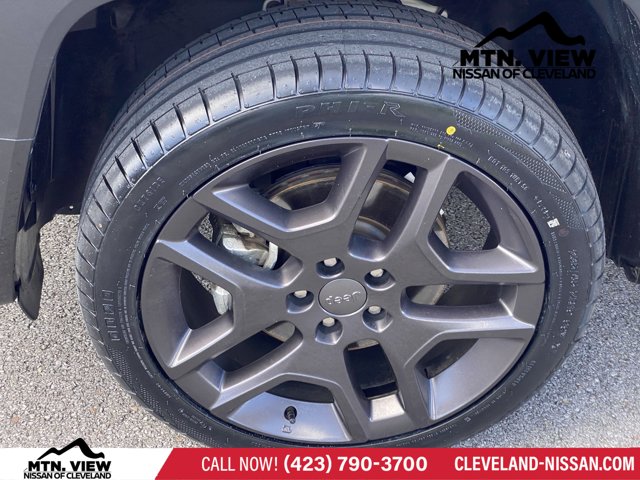 Vehicle image 26 of 27