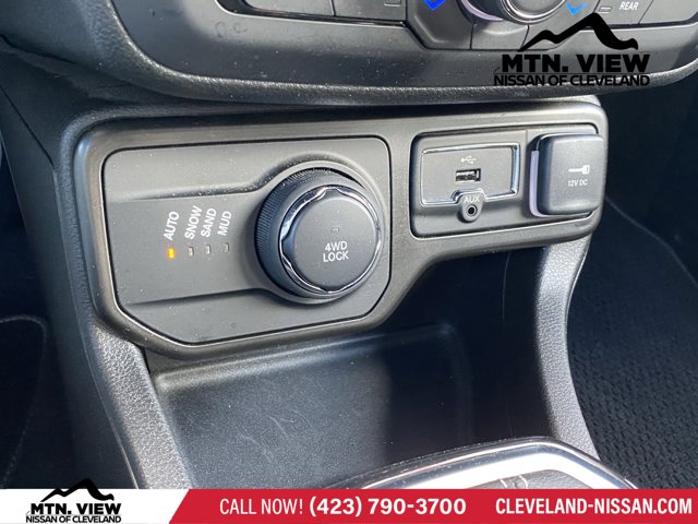 Vehicle image 22 of 27