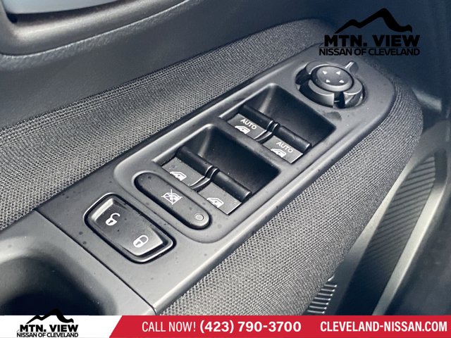 Vehicle image 24 of 27