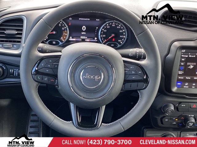 Vehicle image 13 of 27