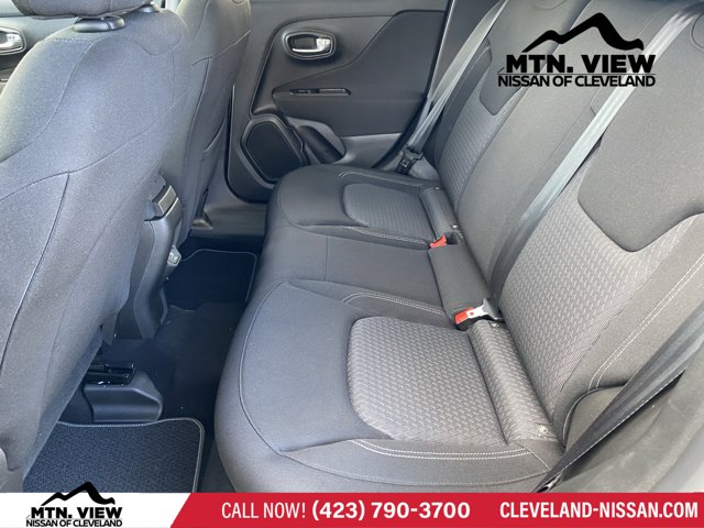 Vehicle image 11 of 27