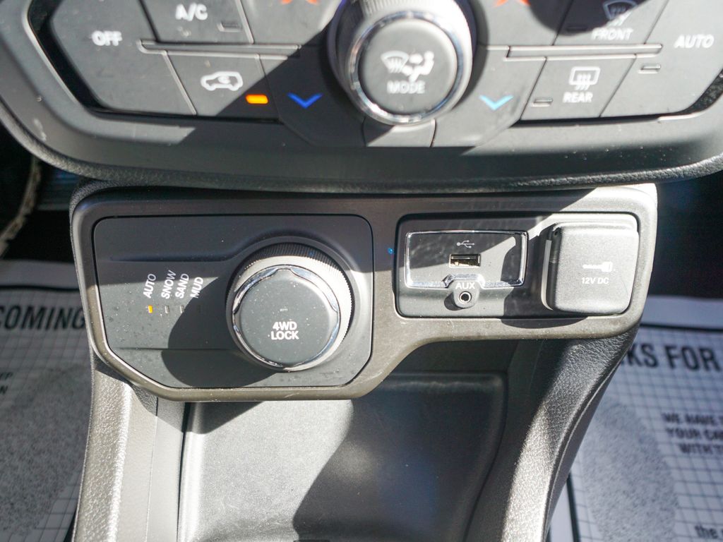 2021 Jeep Renegade 80th Anniversary Image 23 of 33