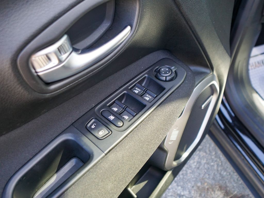 2021 Jeep Renegade 80th Anniversary Image 33 of 33