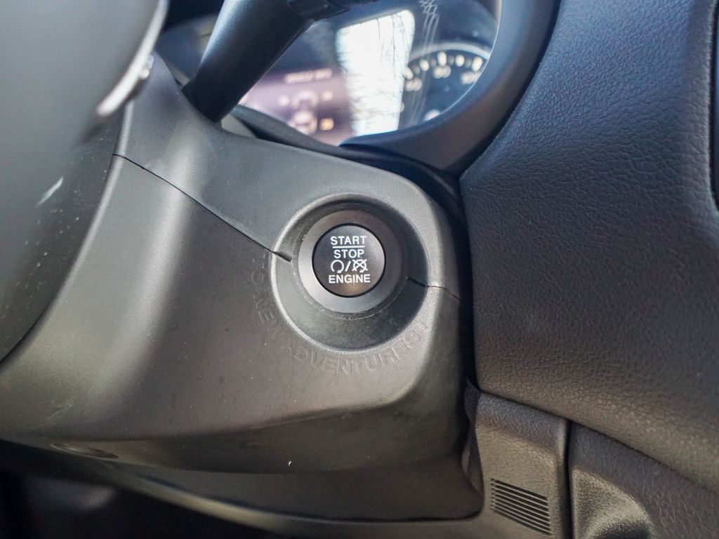 2021 Jeep Renegade 80th Anniversary Image 26 of 33