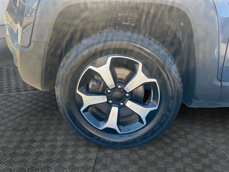 Vehicle image 8 of 15