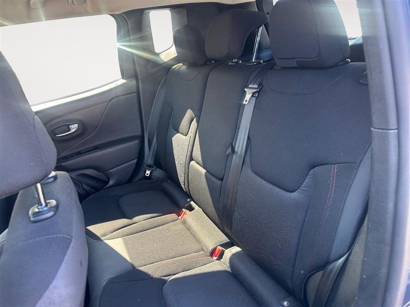 Vehicle image 13 of 15